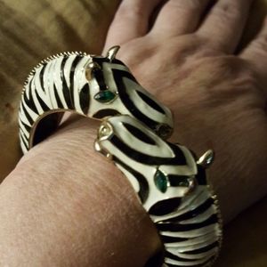 Creative Gold Toned 2 Zebra Kissing Bangle